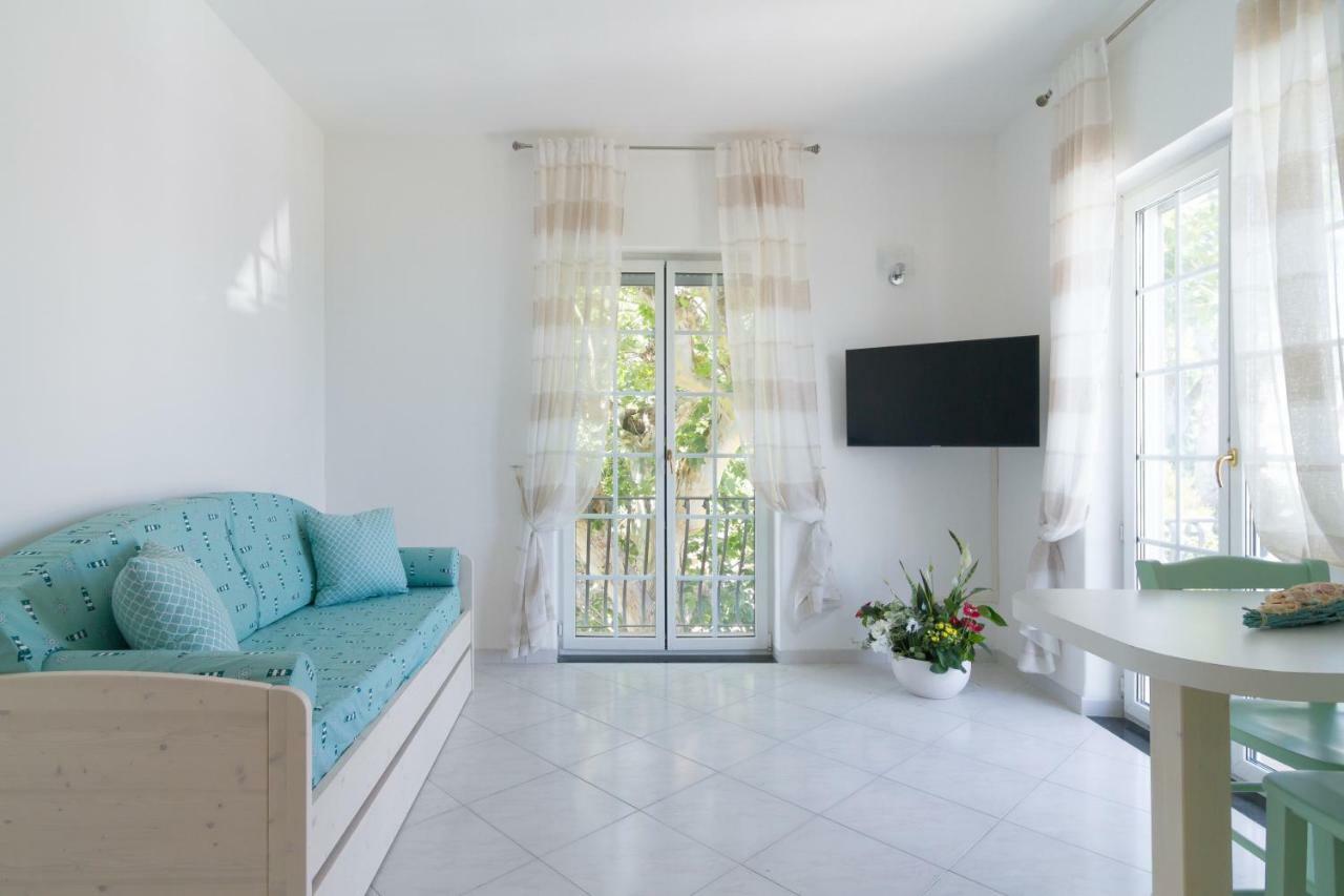 Aquamarine Relaxing Capri Suites Exterior photo