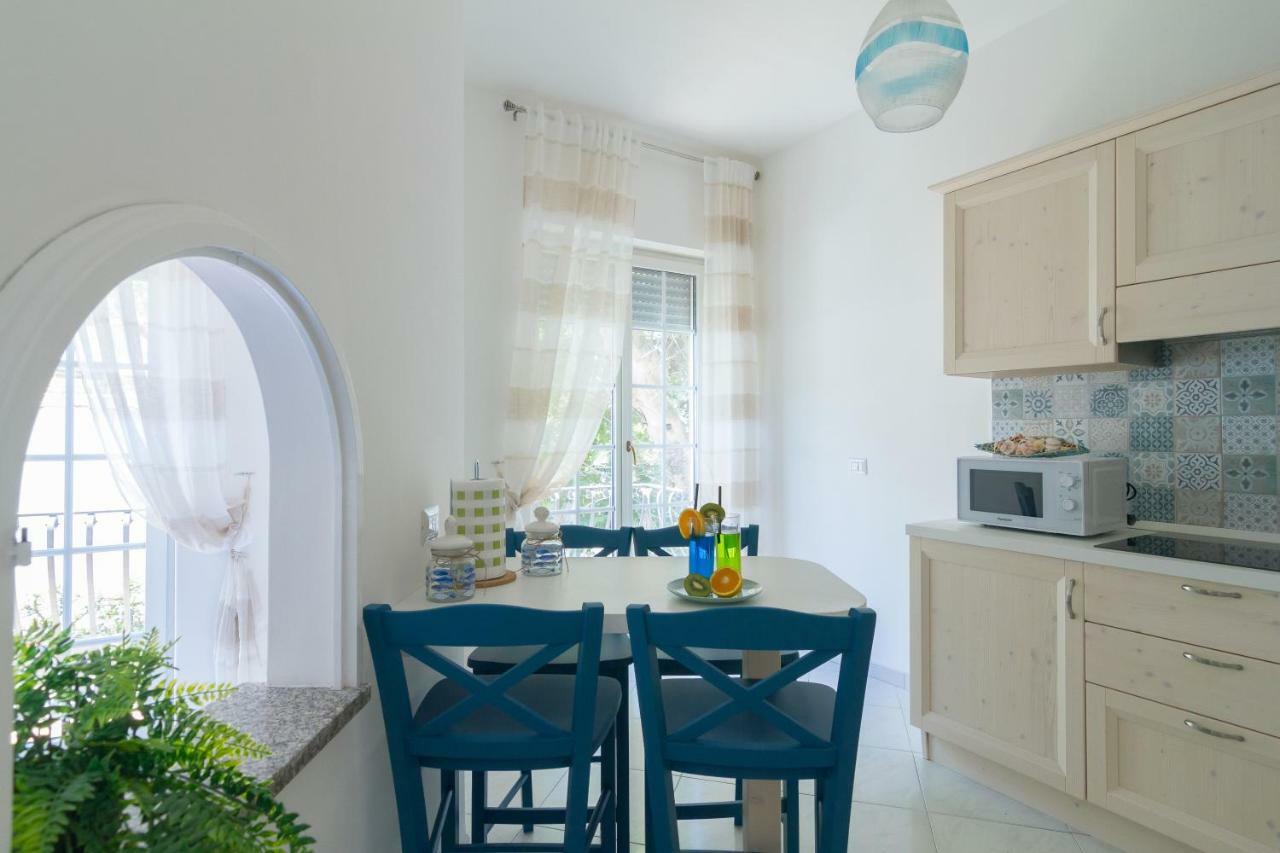 Aquamarine Relaxing Capri Suites Exterior photo